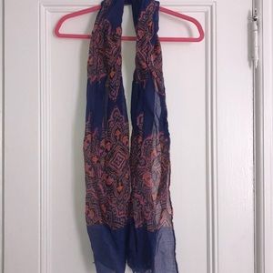 Blue scarf with pink